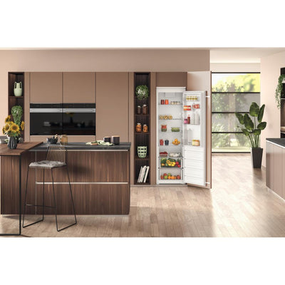 HOTPOINT Integrated 177cm Tall Larder Fridge HTSD18A011A1